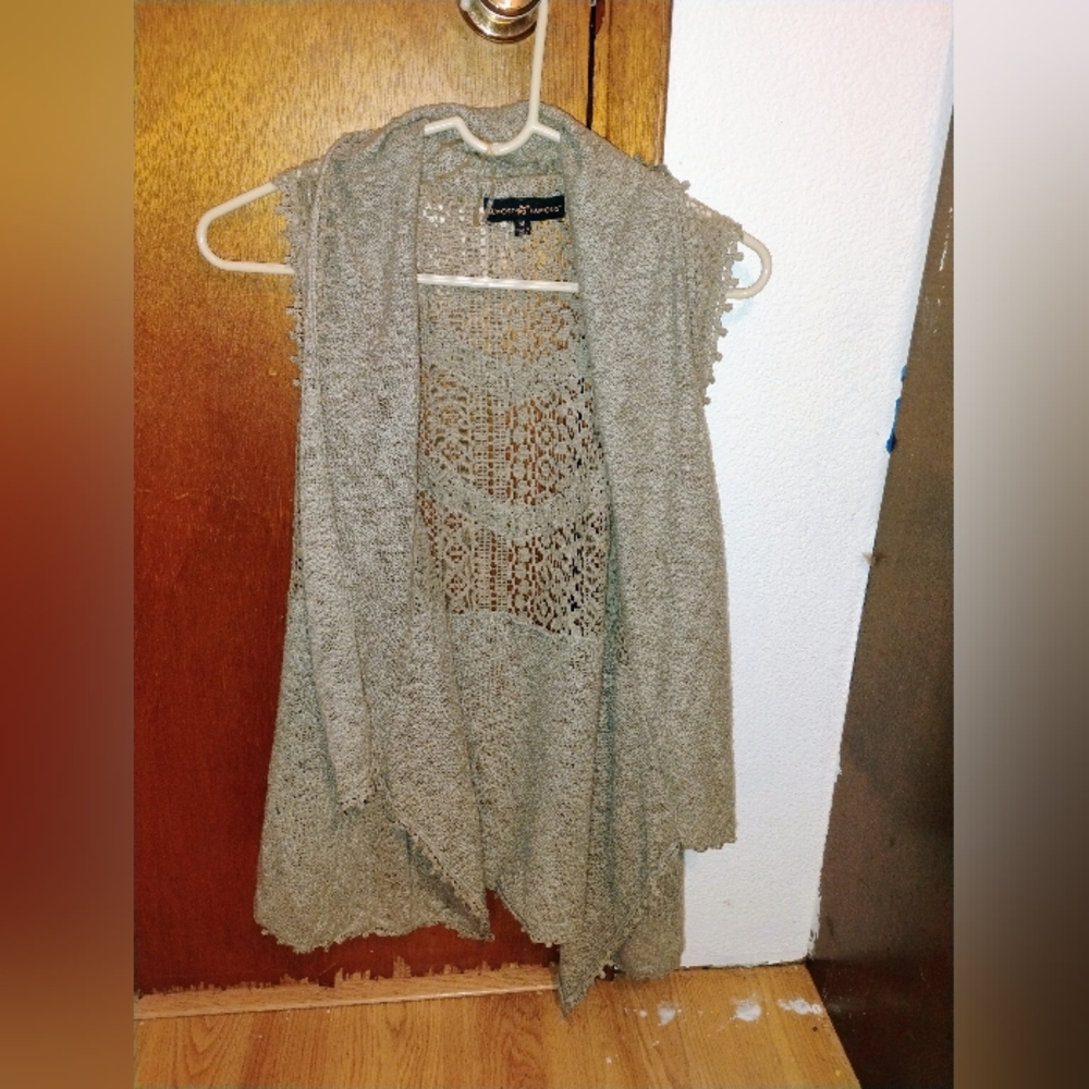 Almost Famous Green Lace Women's Vest Size Medium